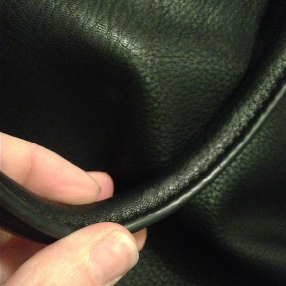 Black leopard shoulder bag with red lining - Picture 5 of 8